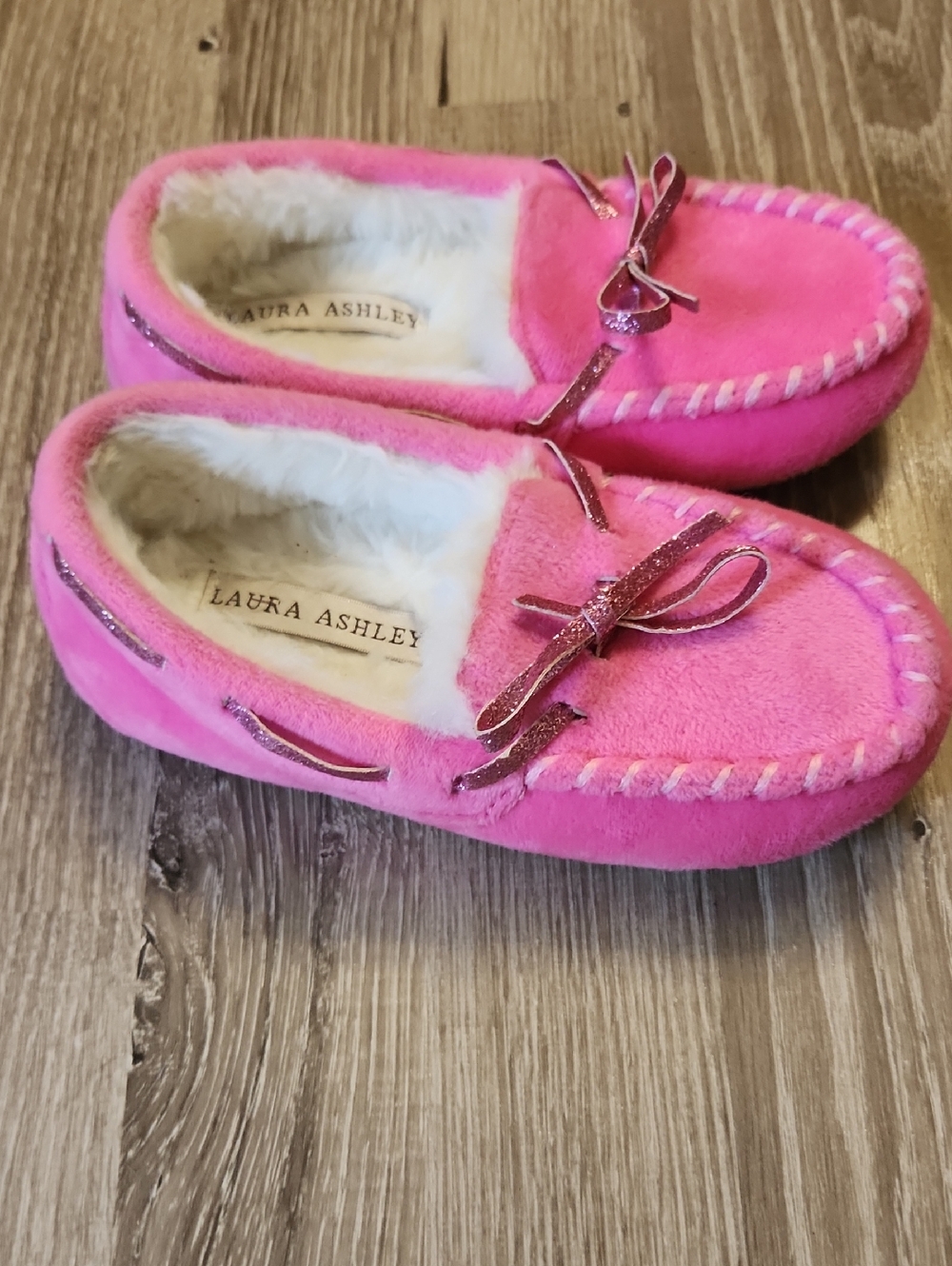 Laura Ashley Bright Pink Girls Plush Moccasins with Glitter Bow 10-11